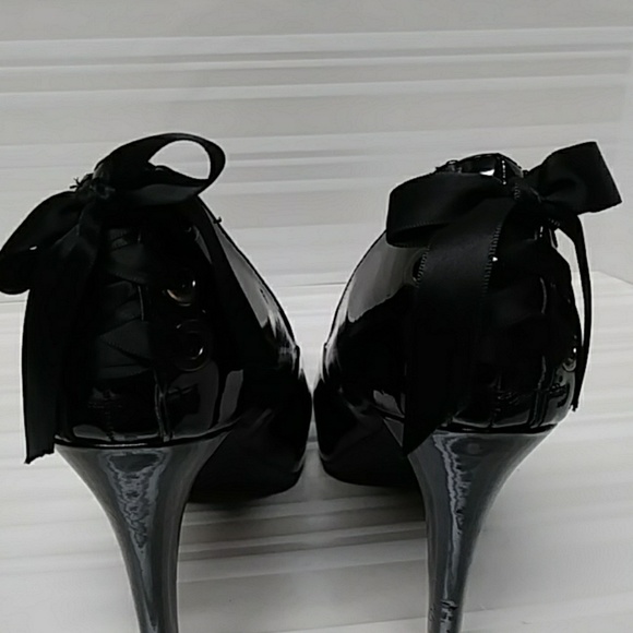 SOFIA VERGARA STILETTO HEELS - Picture 3 of 8